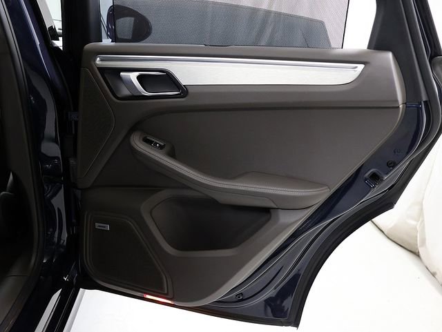 Used 2020 Porsche Macan Turbo image 31