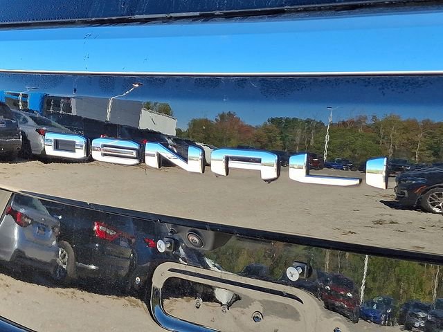 Used 2025 GMC Yukon XL Denali image 32