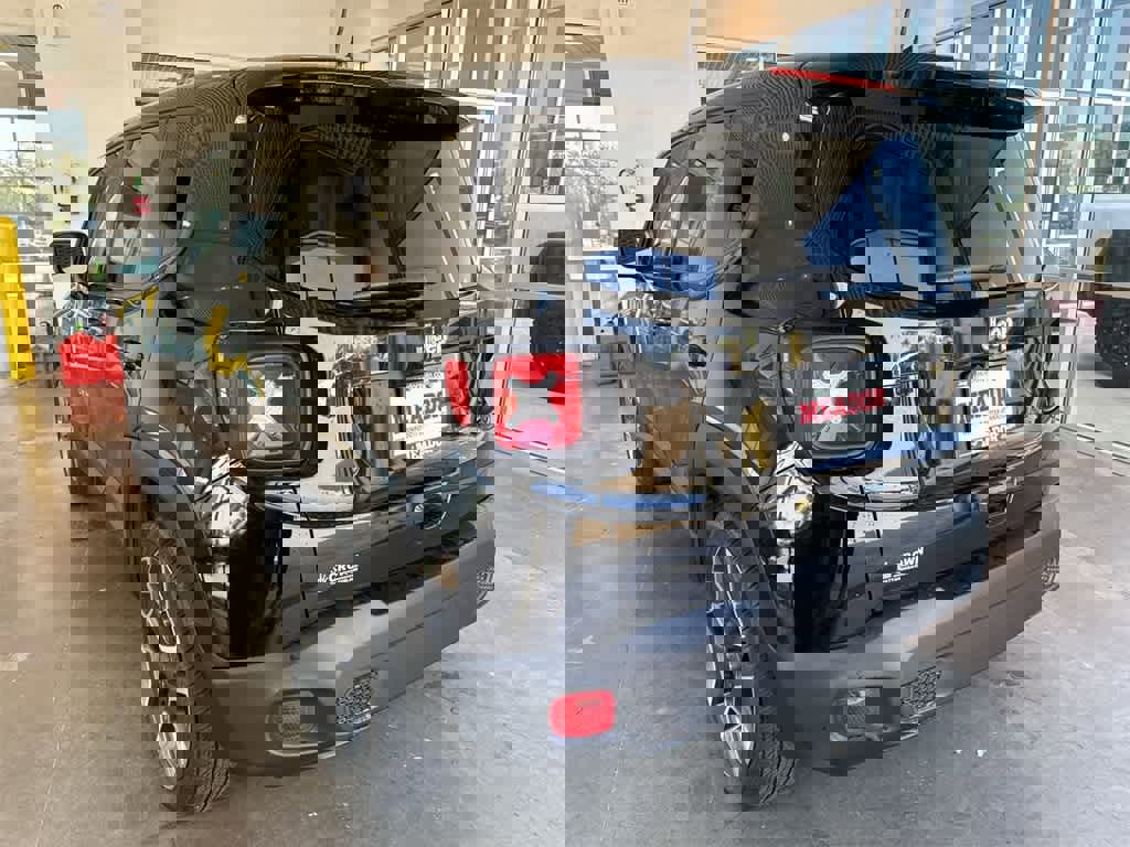 Used 2021 Jeep Renegade Trailhawk w/ Trailer Tow Group image 4