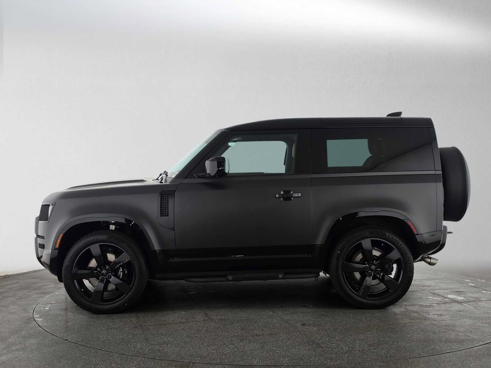 New 2026 Land Rover Defender 90 V8 AWD/4WD image 2