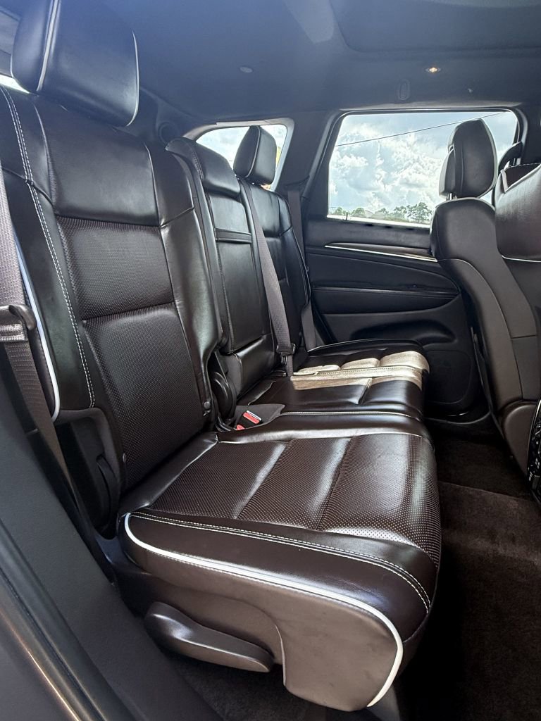 Used 2019 Jeep Grand Cherokee Overland RWD image 36
