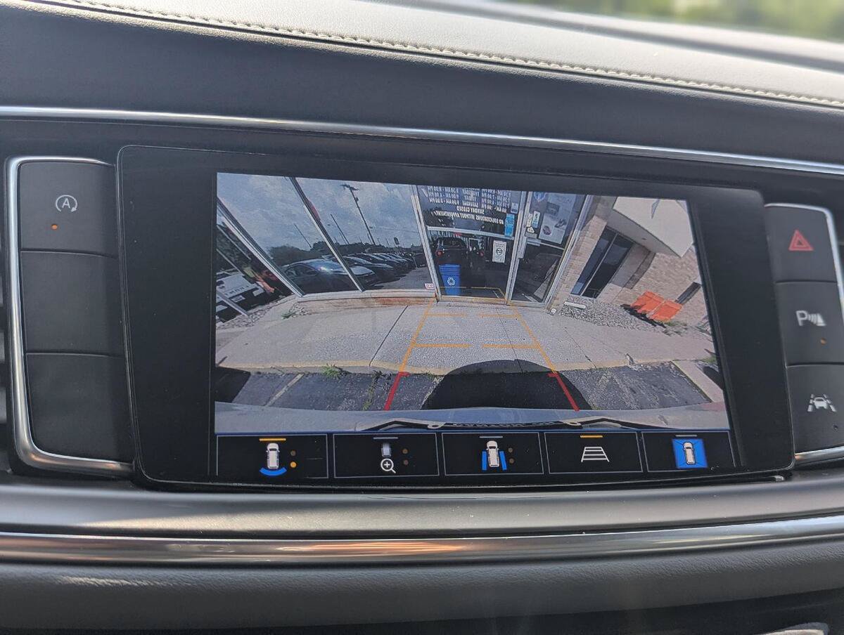 Used 2022 Buick Enclave Premium FWD image 25