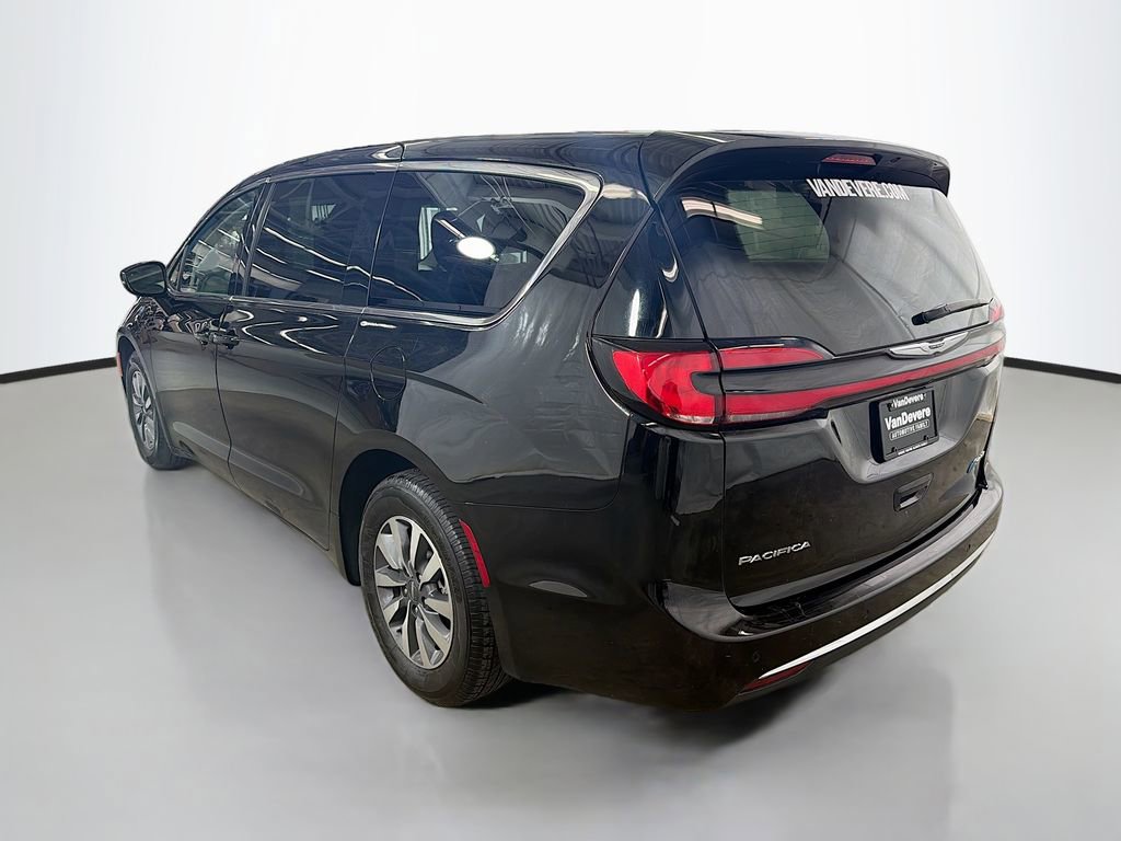 Used 2024 Chrysler Pacifica Select image 7