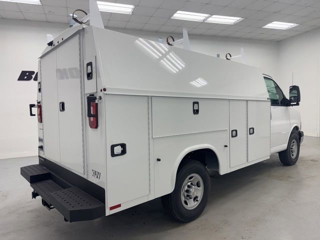 New 2026 Chevrolet Express 3500 w/ Power Convenience Package RWD image 5