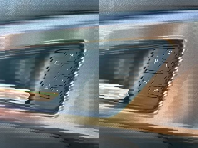 New 2025 Chevrolet Equinox EV RS w/ Convenience Package II image 24