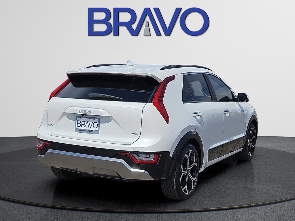 Used 2025 Kia Niro SX Touring image 4