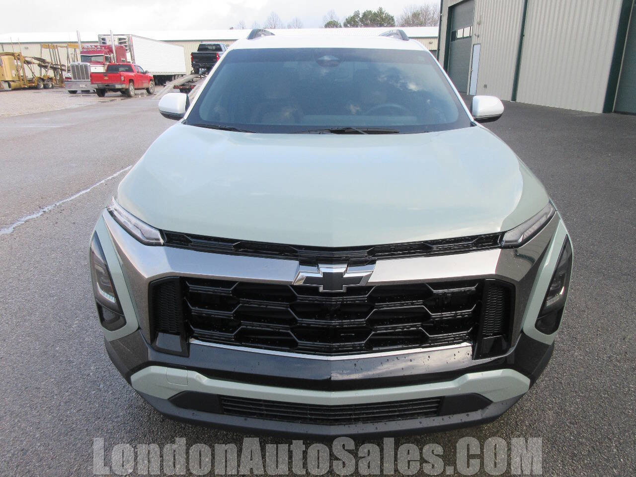 Used 2025 Chevrolet Equinox ACTIV FWD image 9