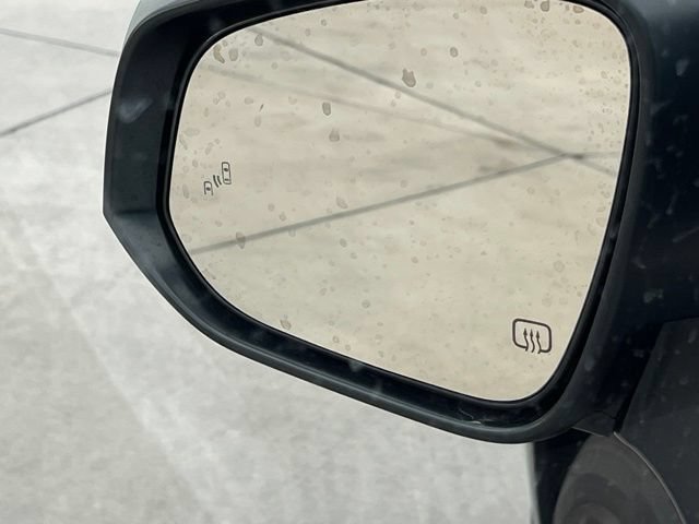 Used 2025 Toyota Highlander XLE FWD image 19
