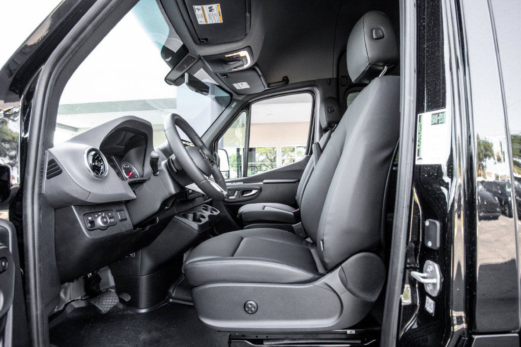 Used 2026 Mercedes-Benz Sprinter 2500 image 9