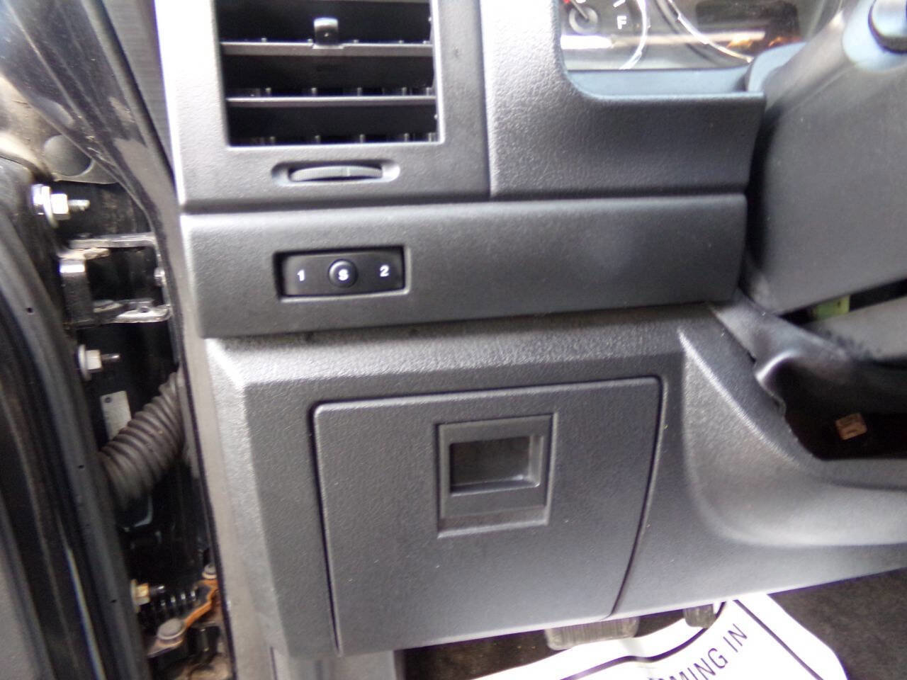 Used 2012 Jeep Liberty Limited Jet w/ Comfort/Convenience Group image 30