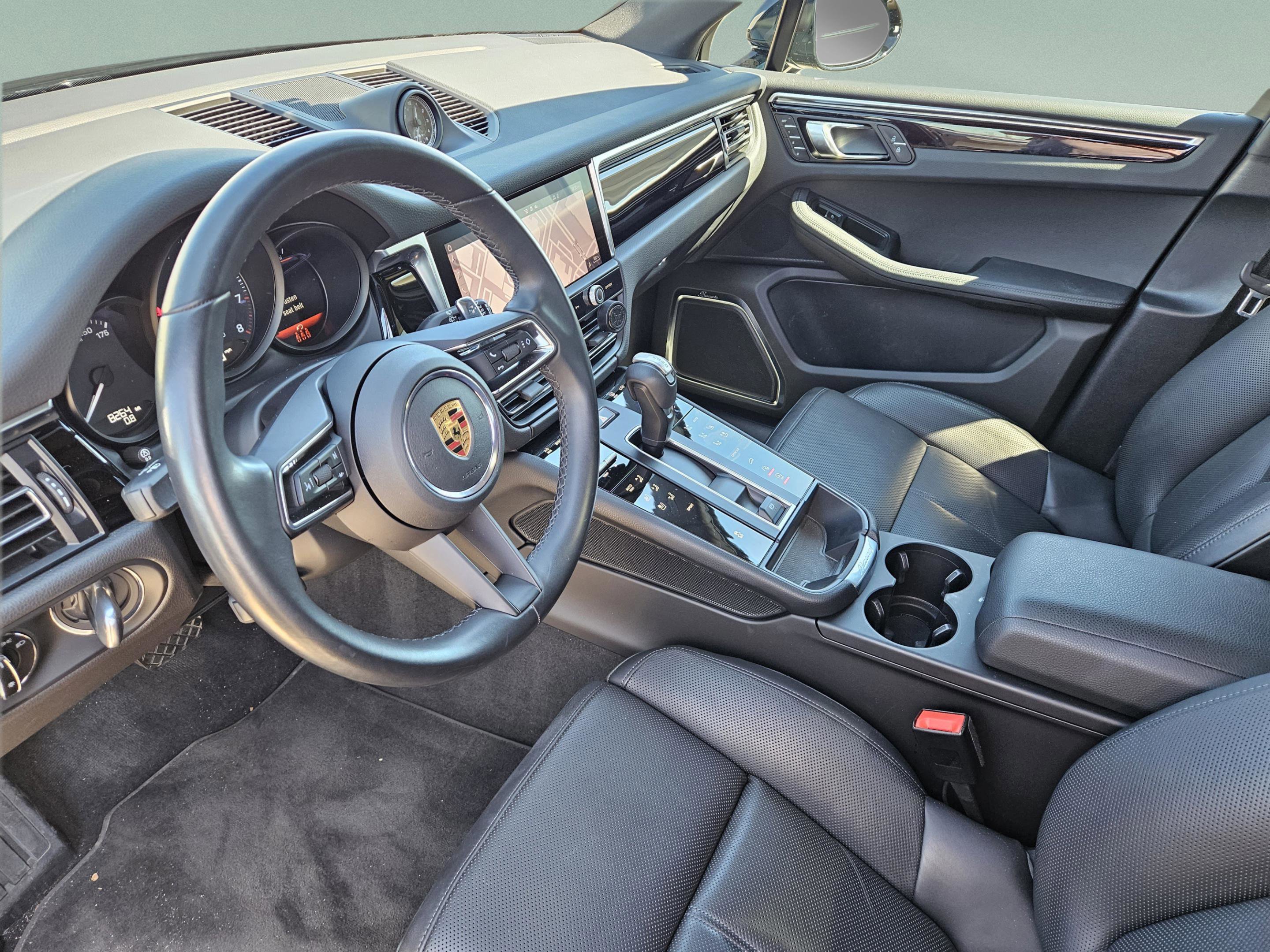 Certified 2023 Porsche Macan Turbo image 10