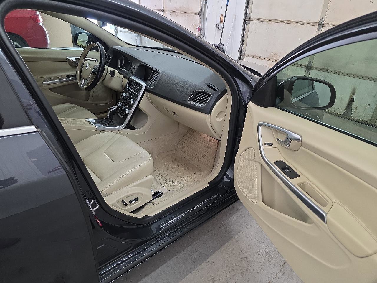 Used 2015 Volvo S60 T5 Premier image 44