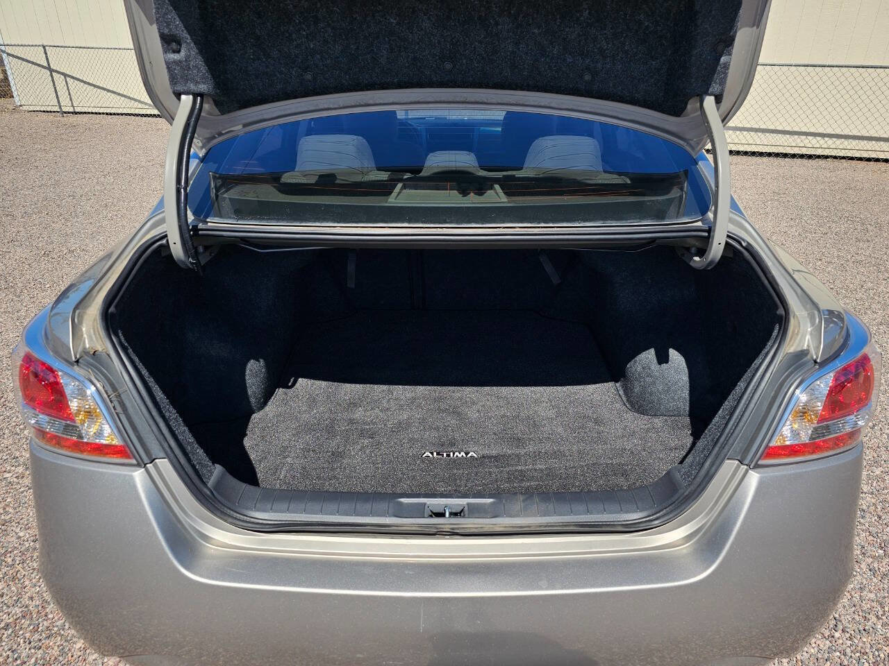 Used 2015 Nissan Altima 2.5 SV image 18