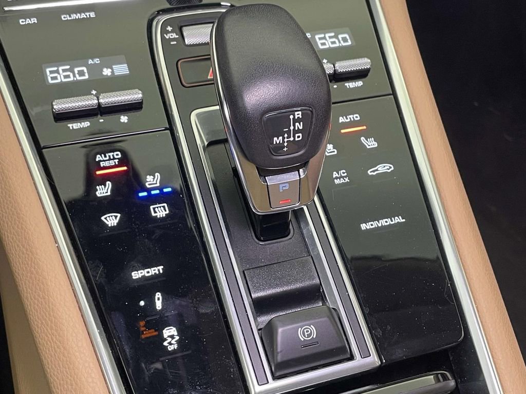 Certified 2022 Porsche Panamera 4 Platinum Edition AWD/4WD image 34