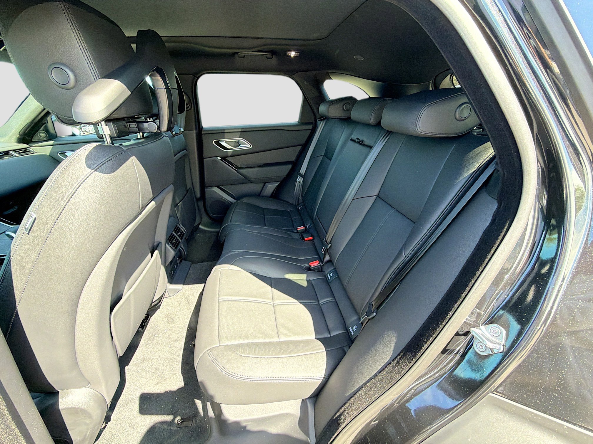 New 2026 Land Rover Range Rover Velar Dynamic SE image 20