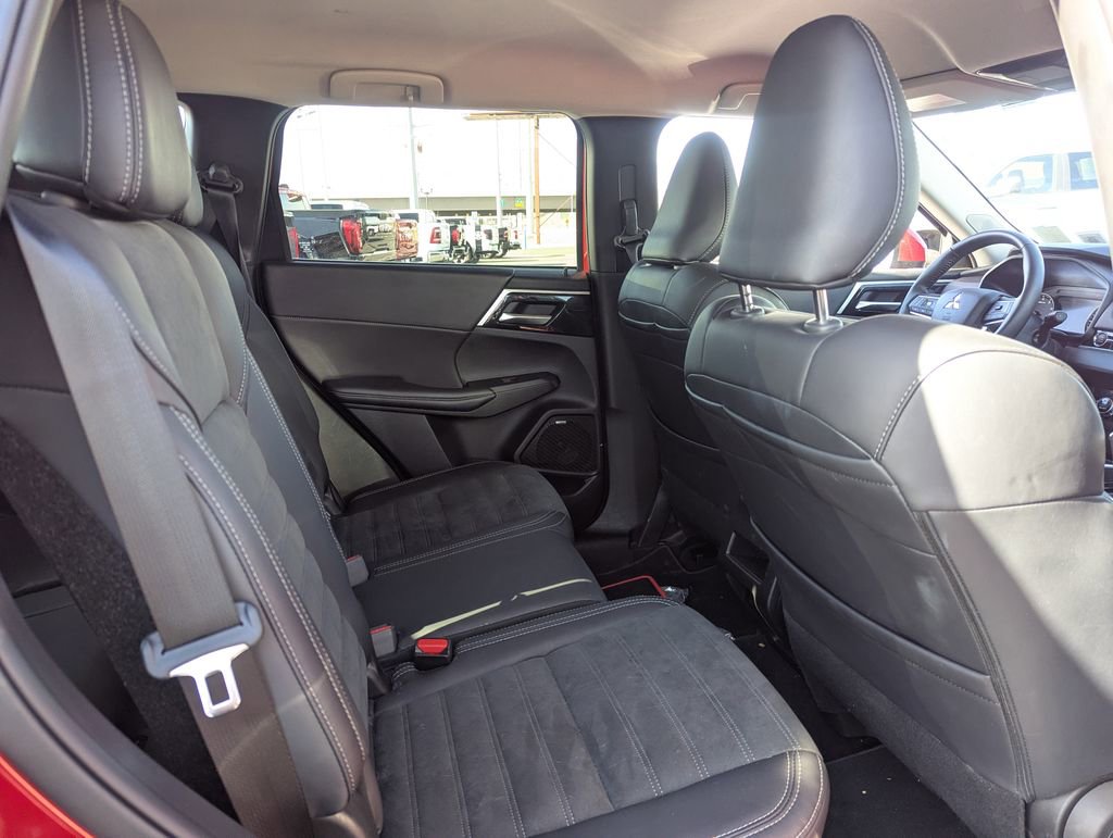 Used 2025 Mitsubishi Outlander SE AWD/4WD image 35