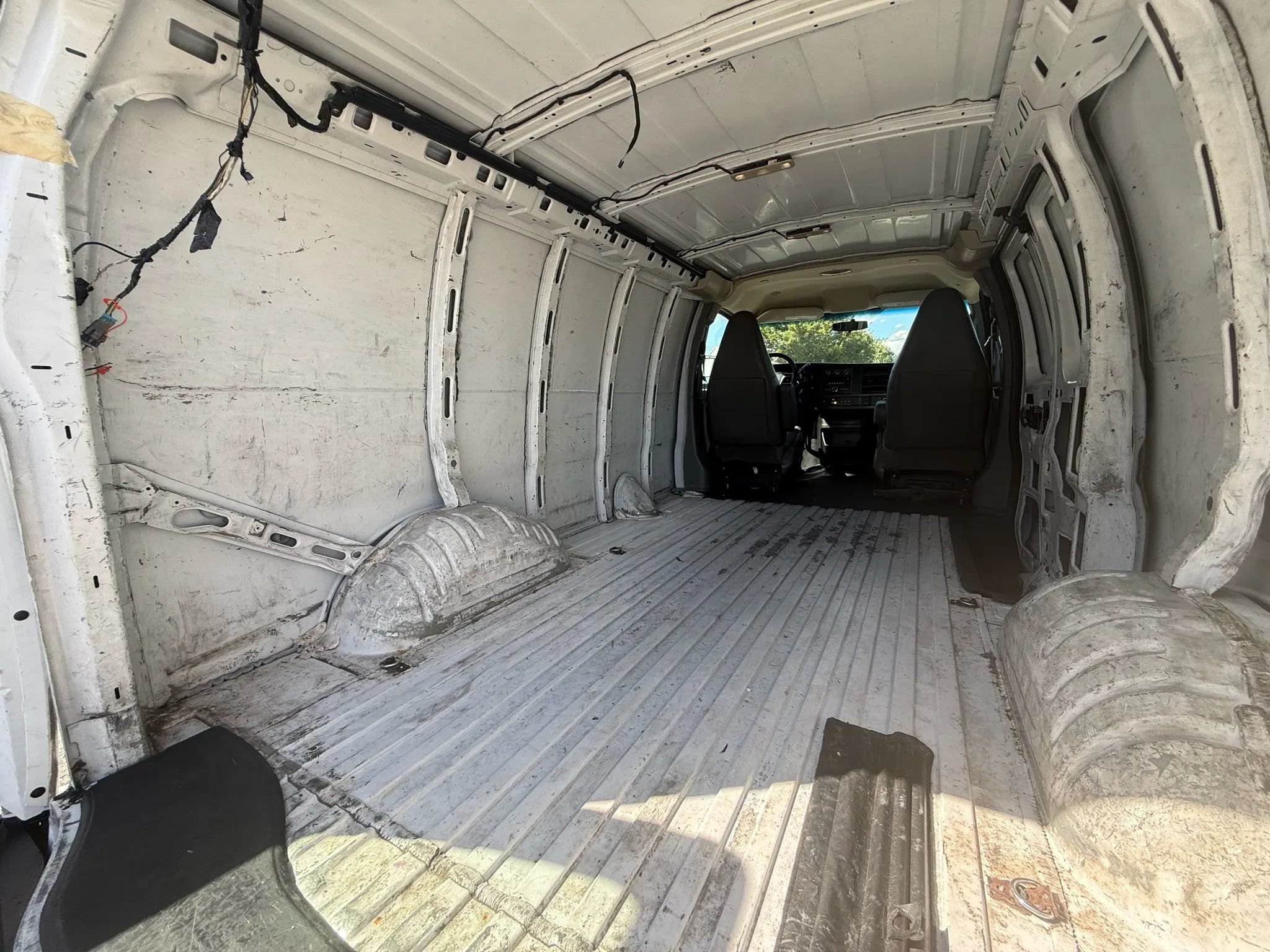Used 2016 Chevrolet Express 2500 RWD image 66