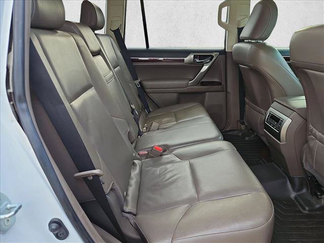 Used 2014 Lexus GX 460 w/ Premium Package AWD/4WD image 16