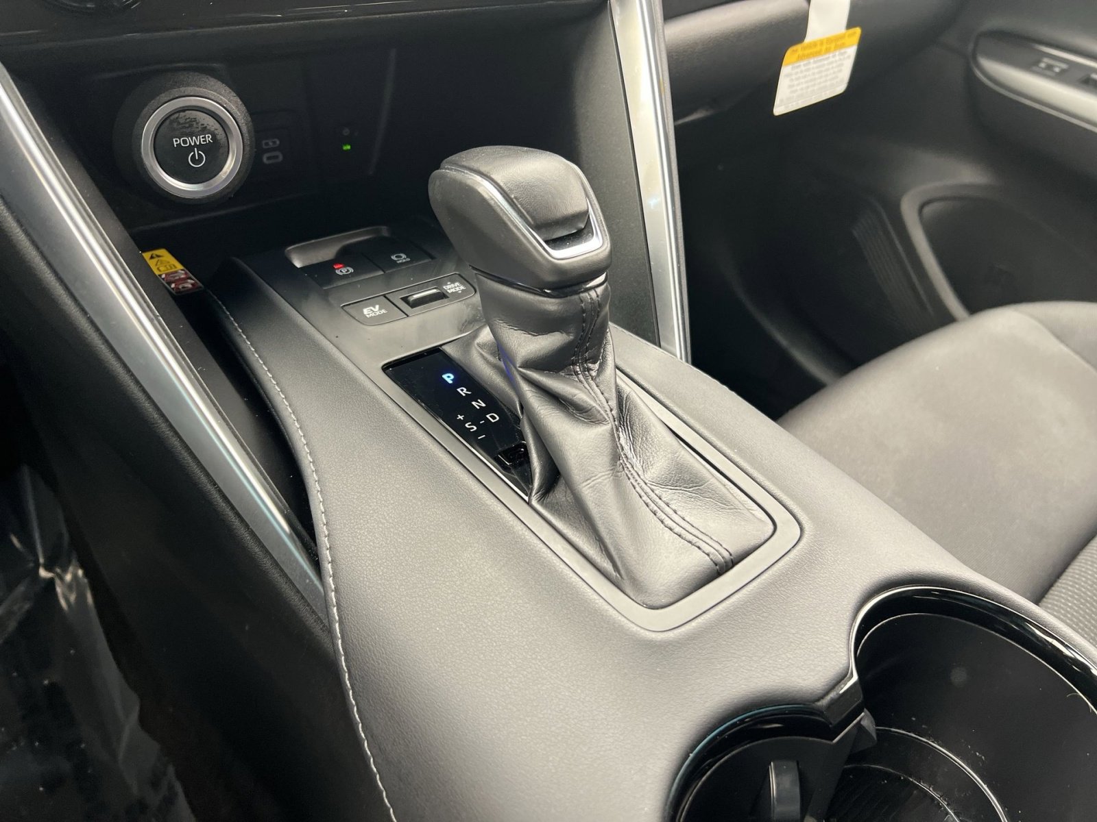 Used 2023 Toyota Venza LE image 21