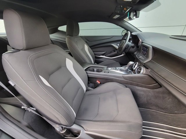 Used 2021 Chevrolet Camaro LT w/ RS Package image 15