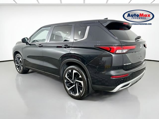 Used 2024 Mitsubishi Outlander SE image 8