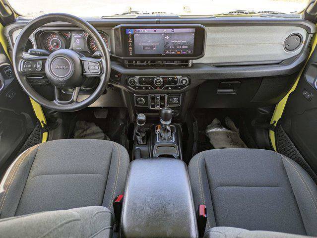 Certified 2024 Jeep Gladiator Sport AWD/4WD image 15