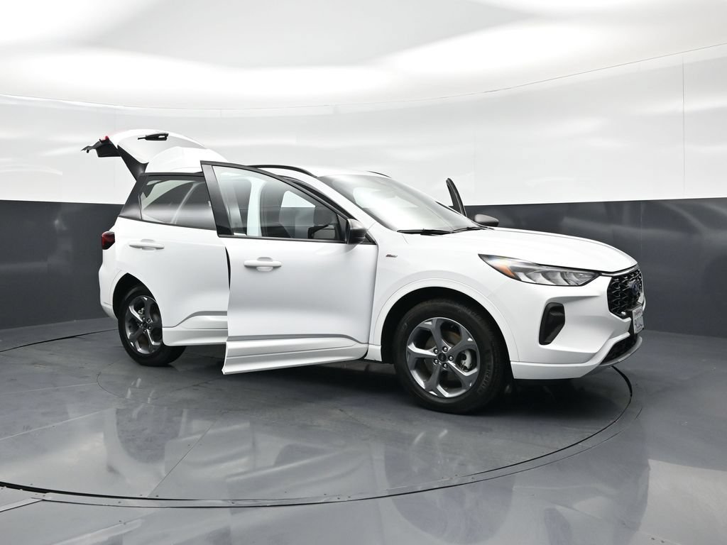 Certified 2023 Ford Escape ST-Line w/ Tech Pack #1 AWD/4WD image 28