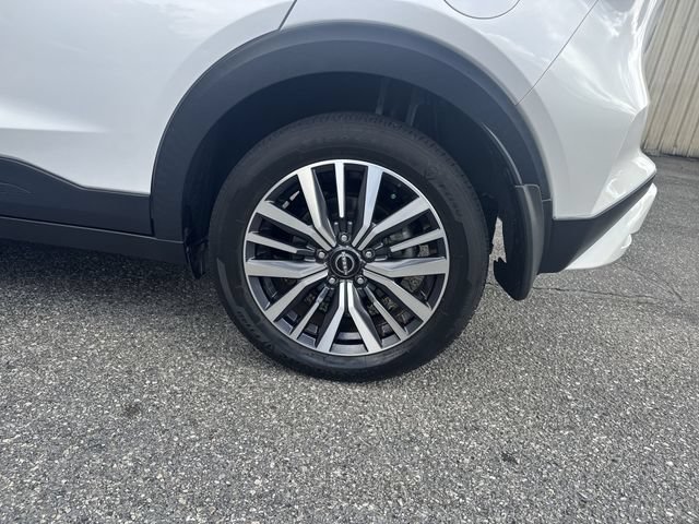 Used 2023 Nissan Kicks SV FWD image 31