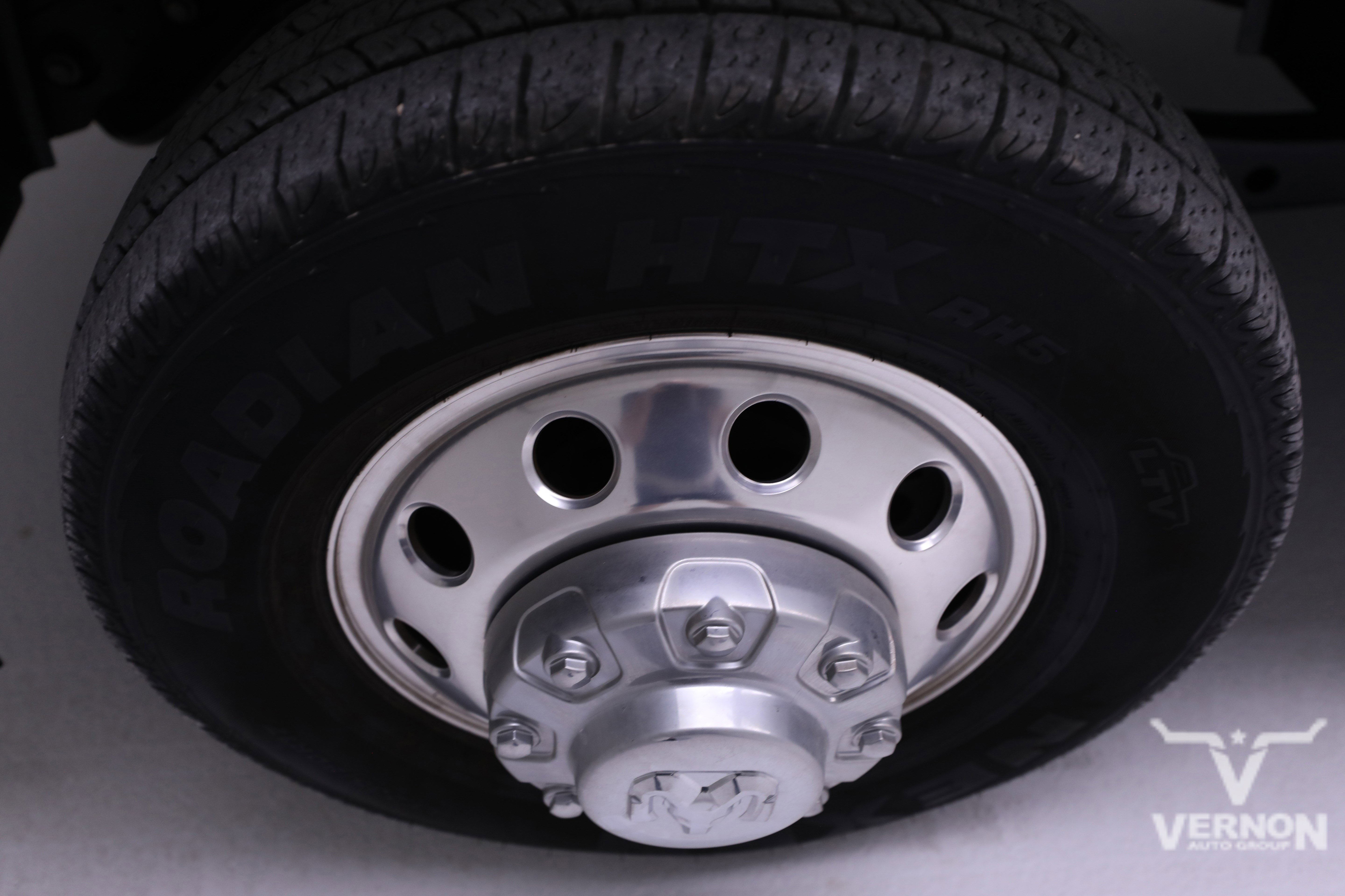 Used 2024 RAM 3500 Laramie w/ Chrome Bumper Package image 32