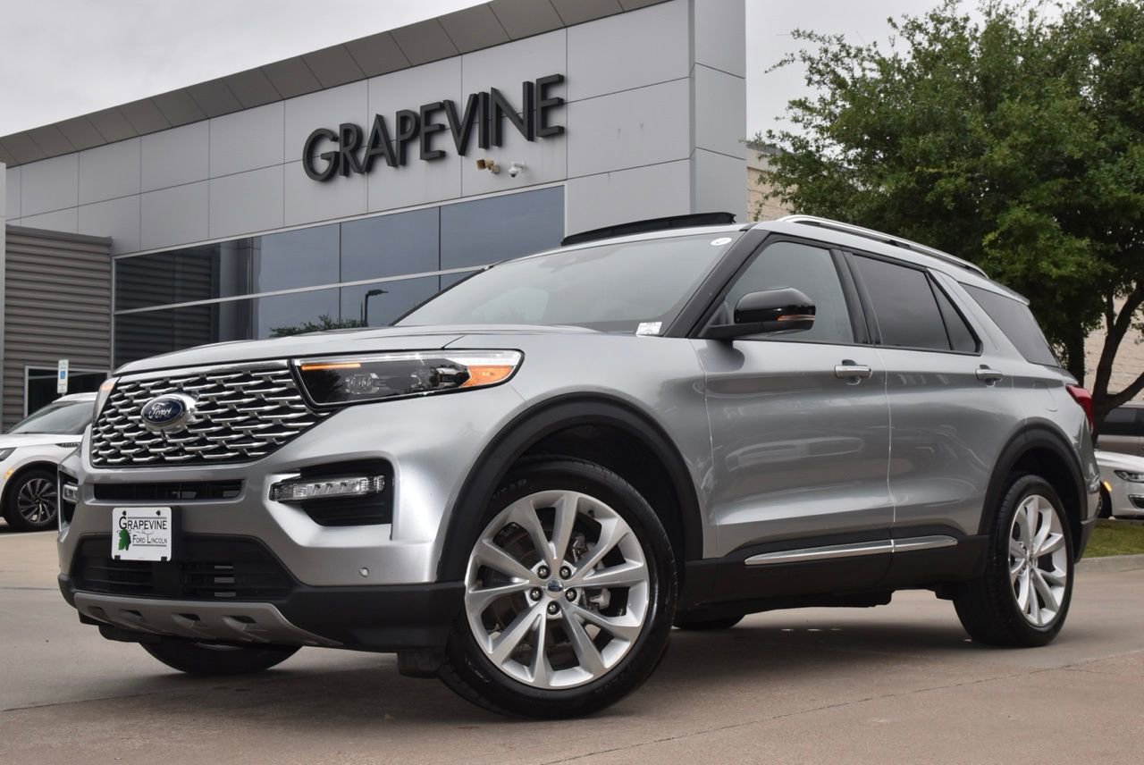 Used 2023 Ford Explorer Platinum w/ Technology Package AWD/4WD image 2
