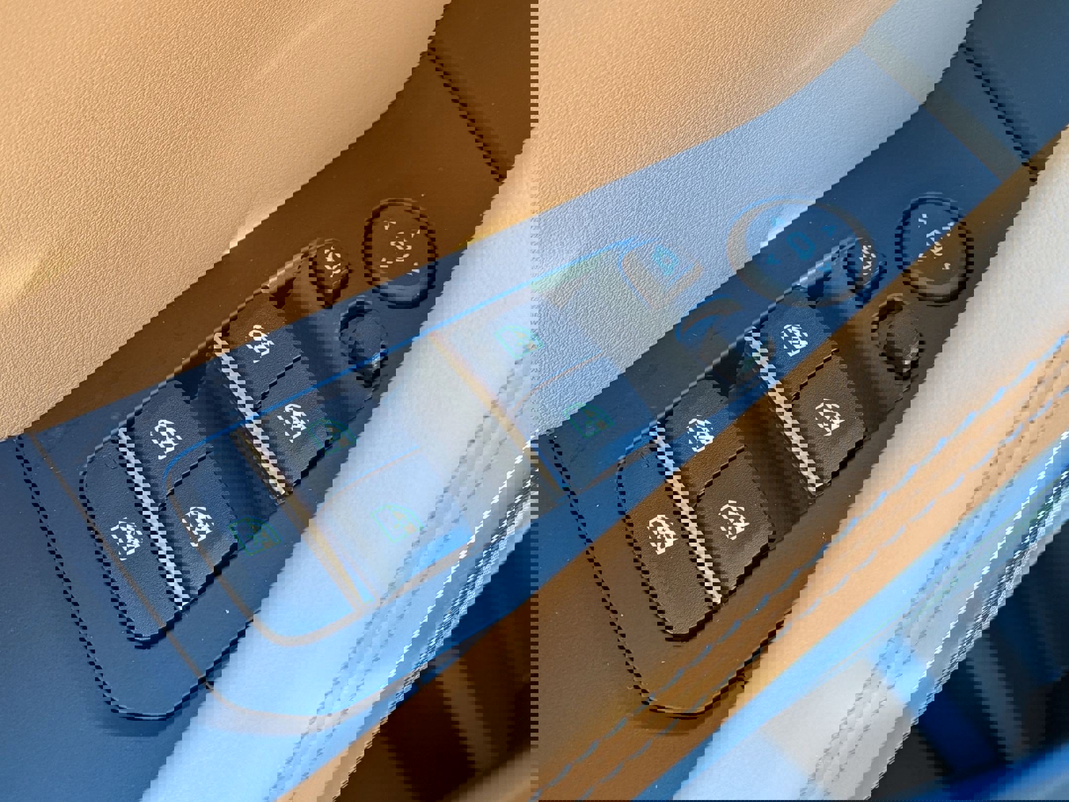 New 2026 BMW X6 xDrive40i w/ Climate Comfort Package image 13