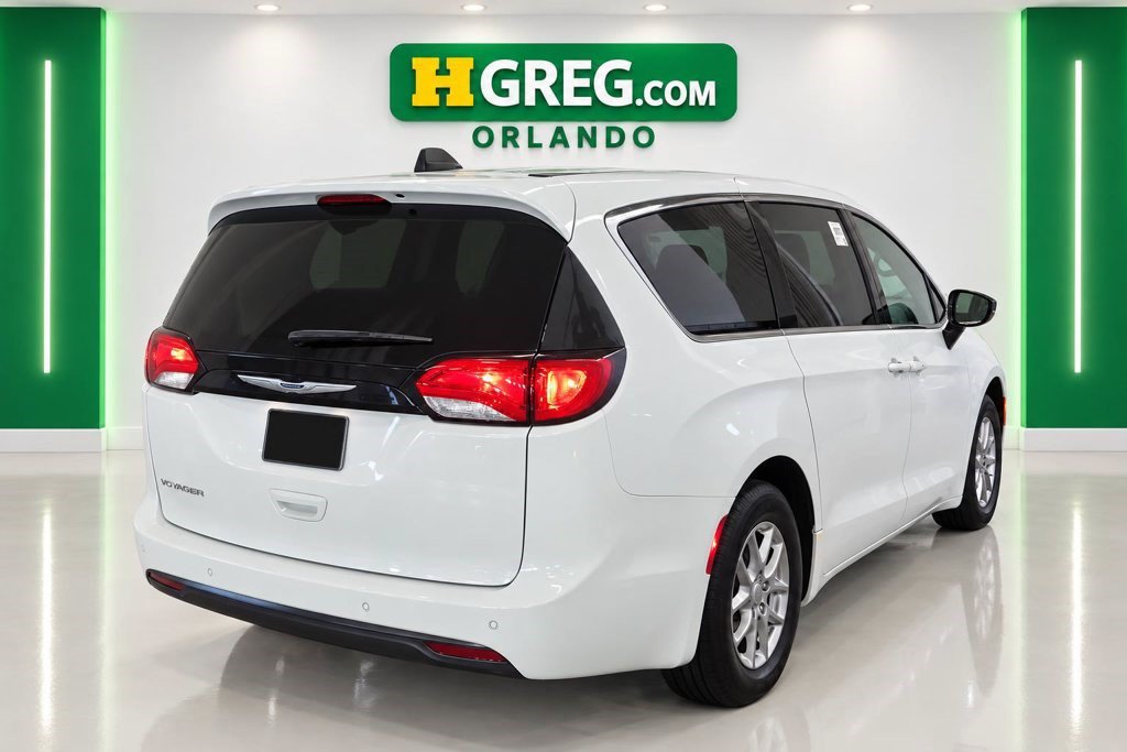 Used 2026 Chrysler Voyager LX FWD image 6