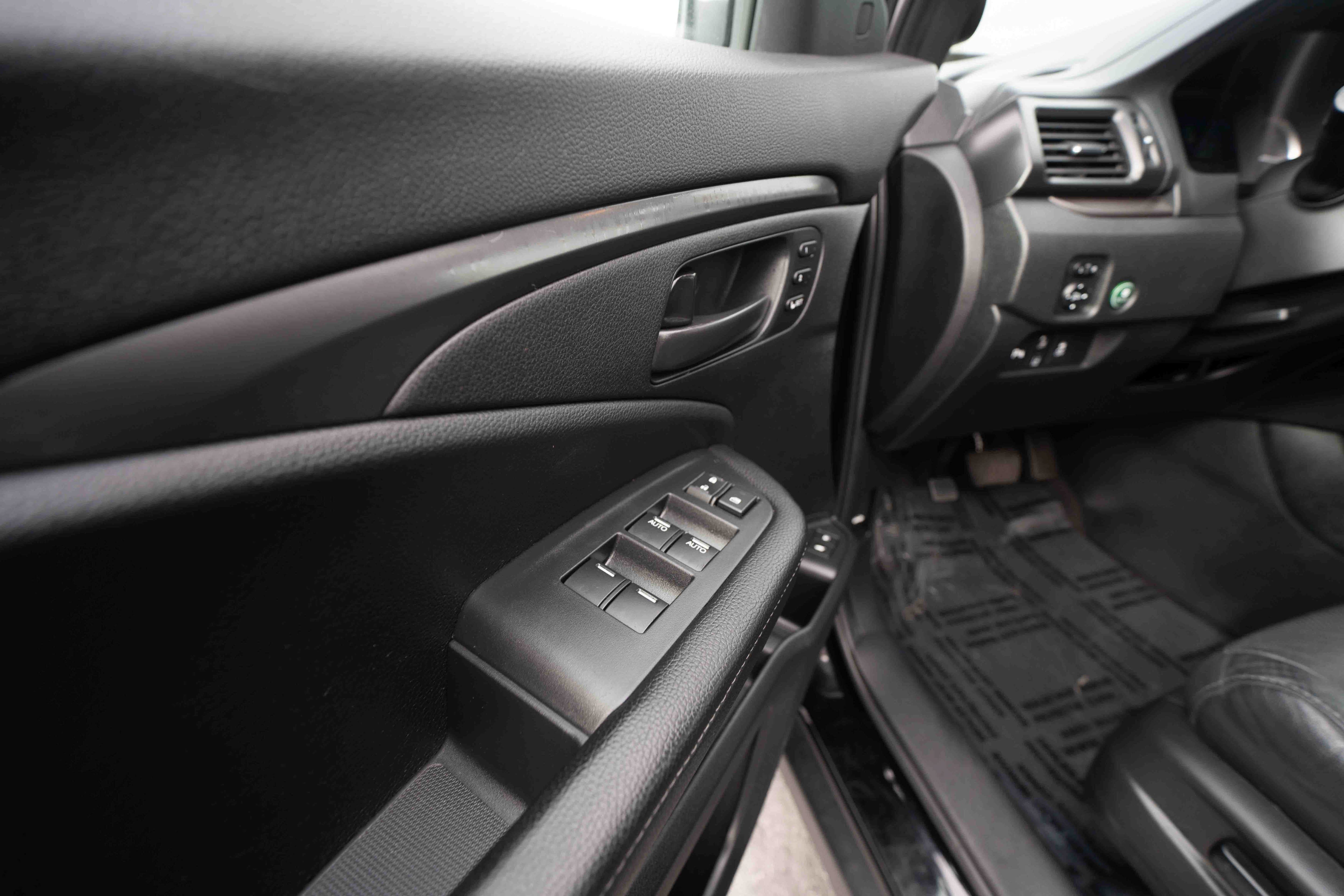 Used 2023 Honda Passport EX-L image 7
