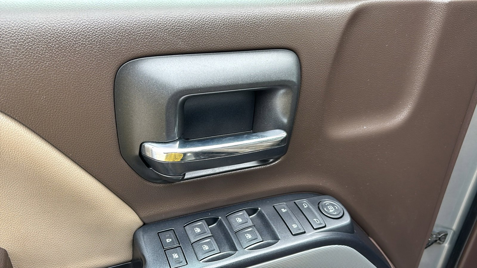 Used 2017 Chevrolet Silverado 2500 LT w/ LT Convenience Package image 26