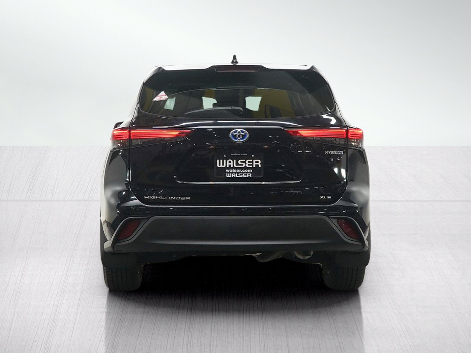 Used 2020 Toyota Highlander XLE AWD/4WD image 4