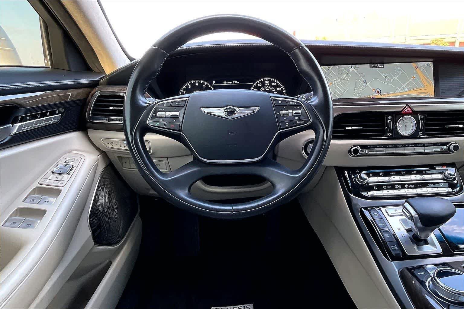 Used 2018 Genesis G90 3.3T Premium RWD image 13