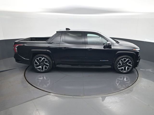 Certified 2025 Chevrolet Silverado EV RST AWD/4WD image 16