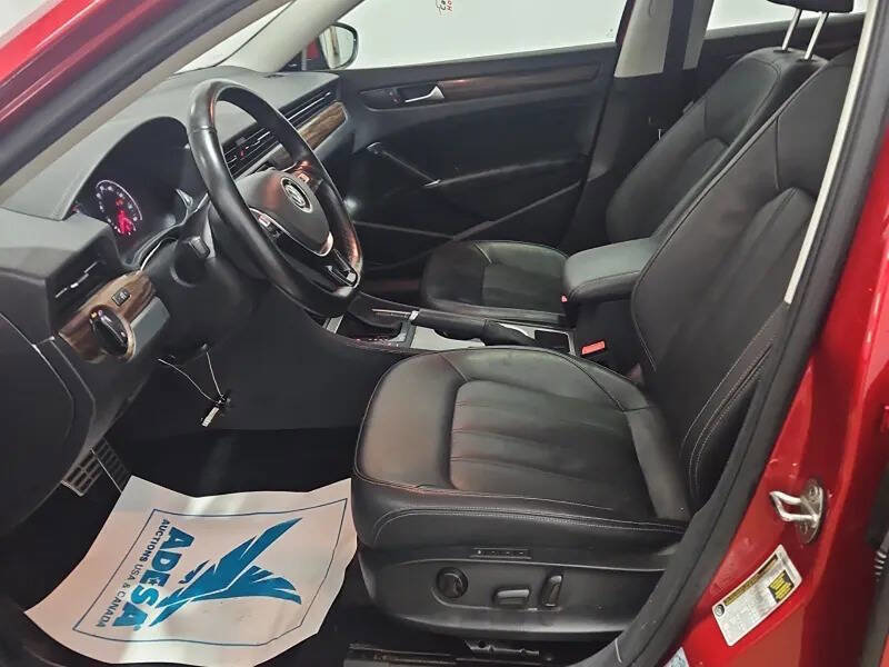 Used 2020 Volkswagen Passat 2.0T SEL image 3