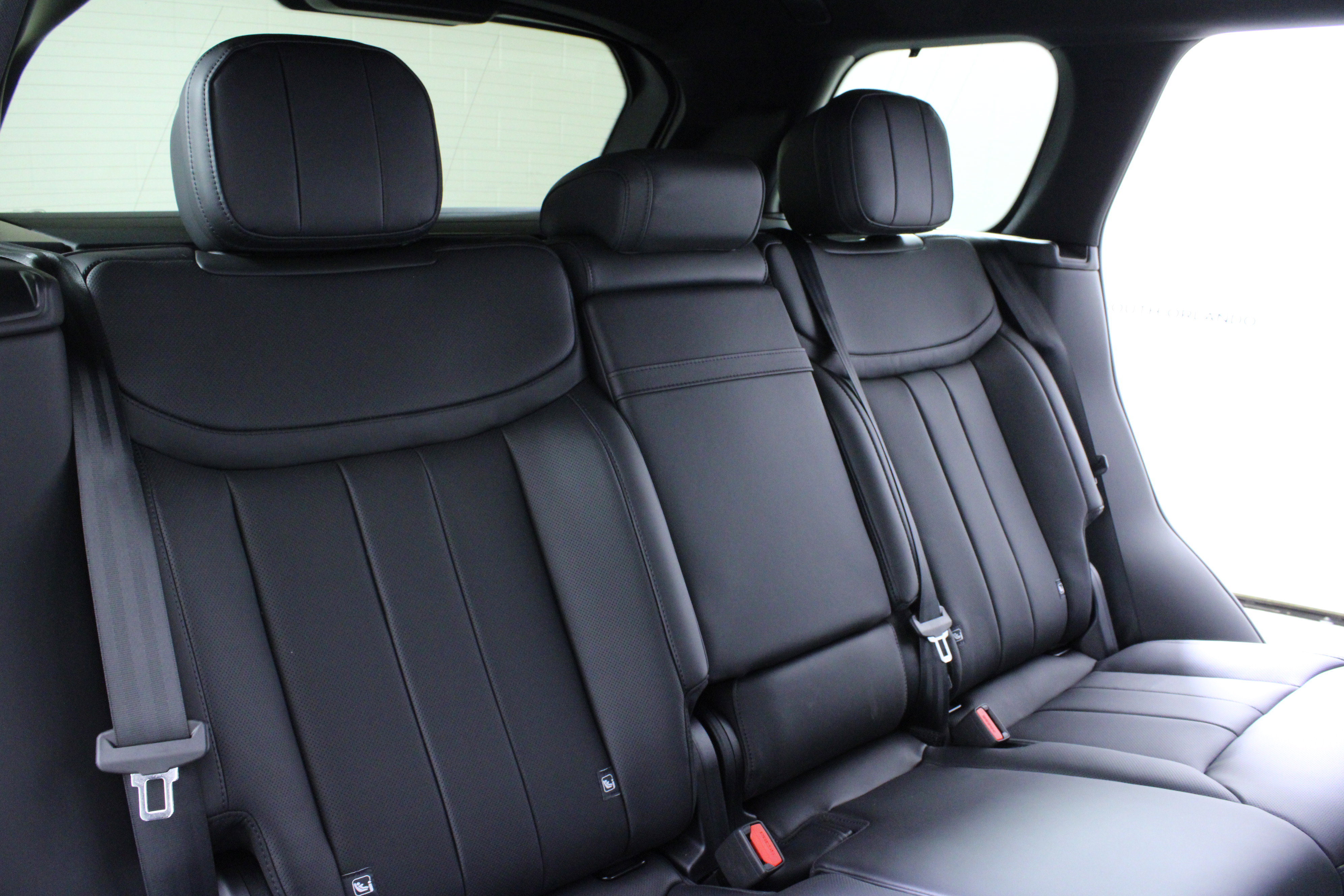 New 2026 Land Rover Range Rover SE image 12
