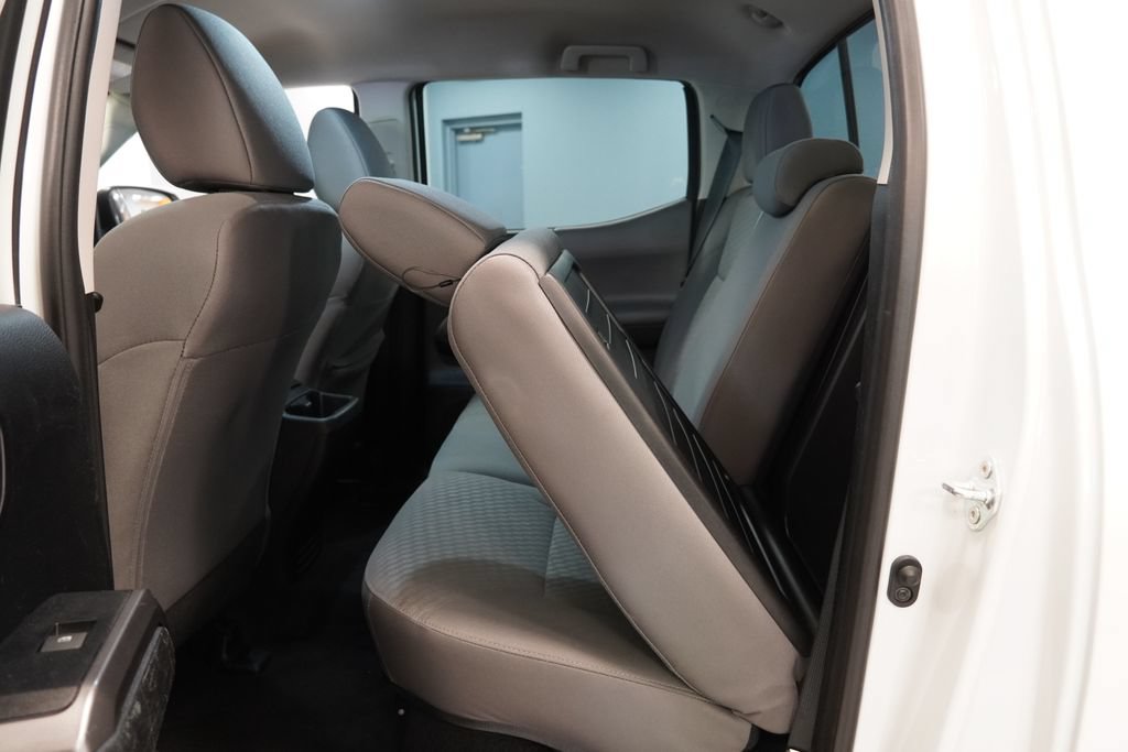 Used 2021 Toyota Tacoma SR5 AWD/4WD image 26