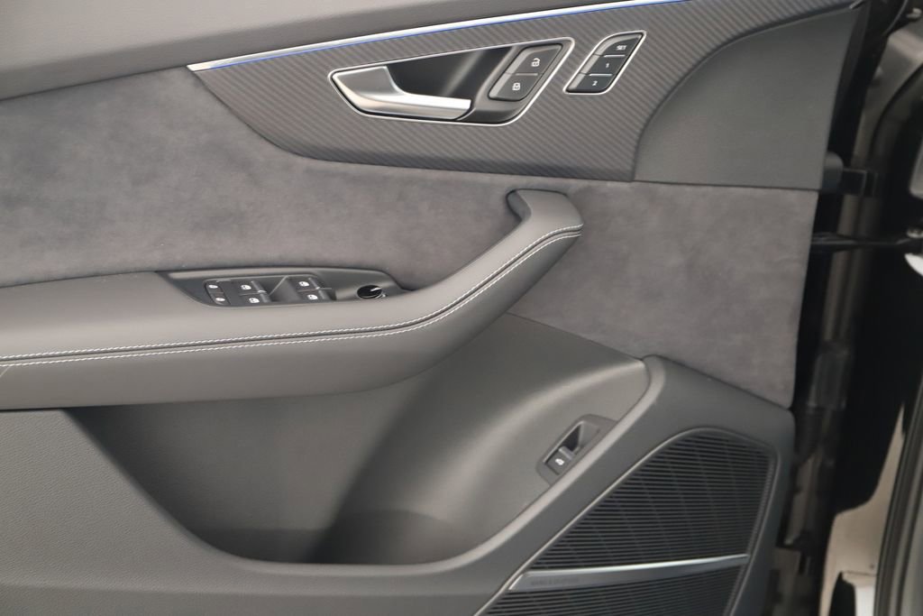 New 2026 Audi SQ7 Premium Plus AWD/4WD image 23