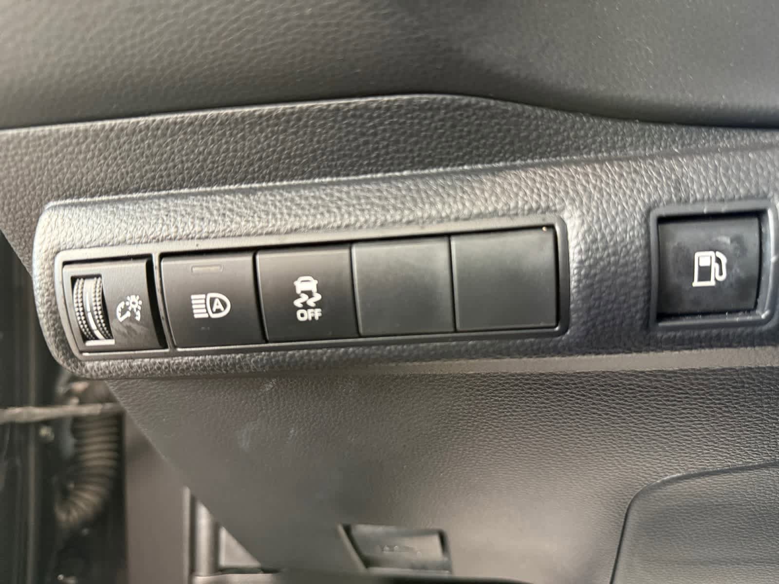 Certified 2025 Toyota Corolla SE FWD image 19