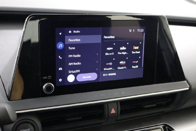 Used 2025 Toyota Prius LE FWD image 32