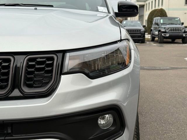 New 2026 Jeep Compass Latitude w/ Sun and Sound Group AWD/4WD image 10