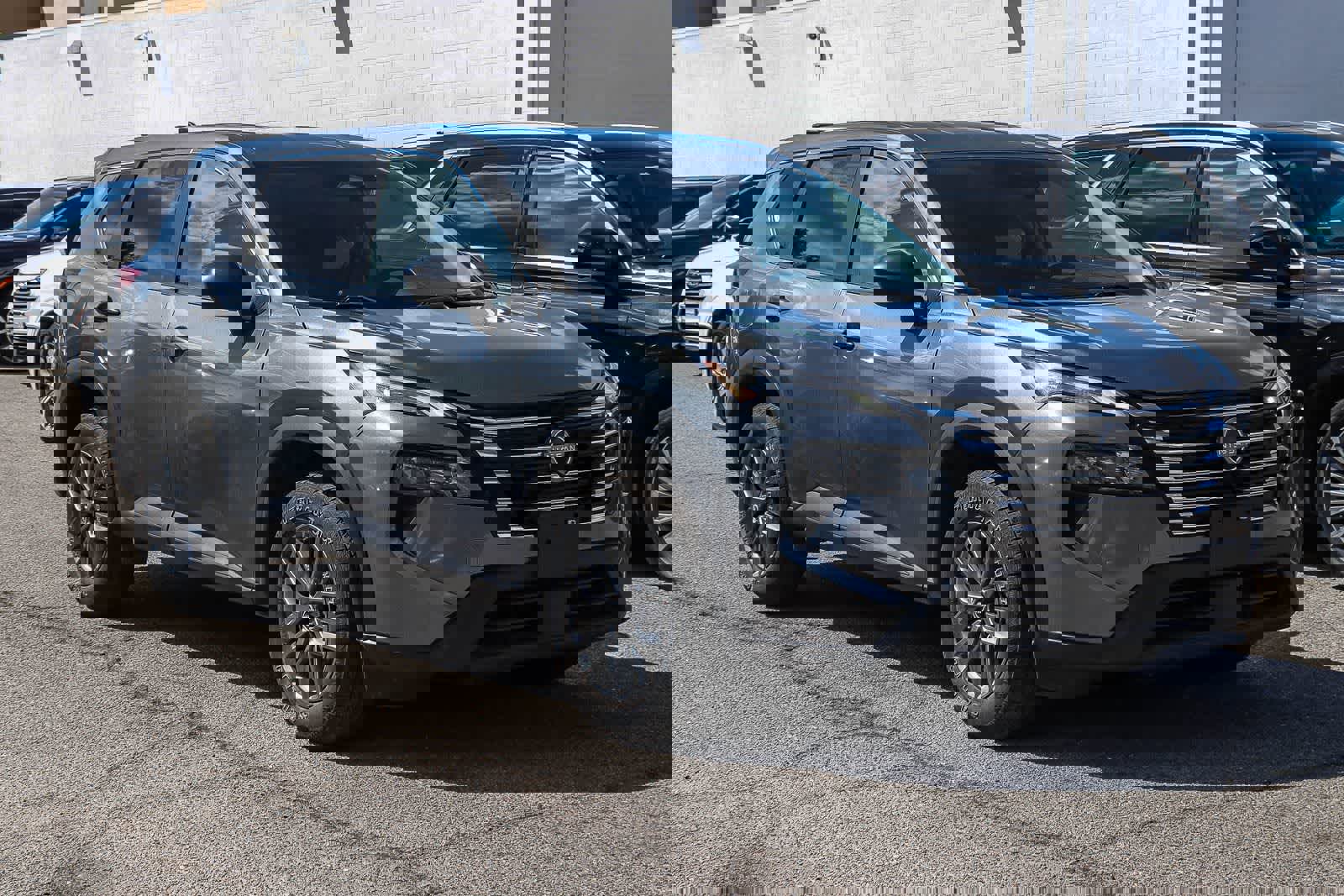 Used 2024 Nissan Rogue S image 3