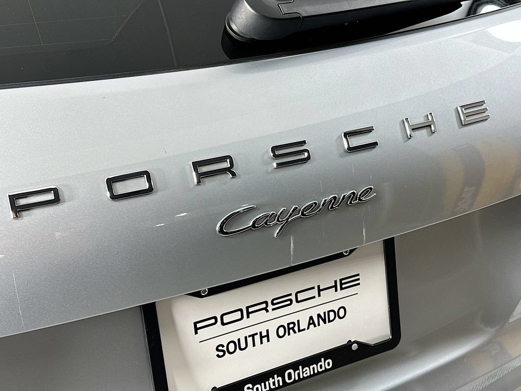 Used 2017 Porsche Cayenne Platinum Edition AWD/4WD image 34