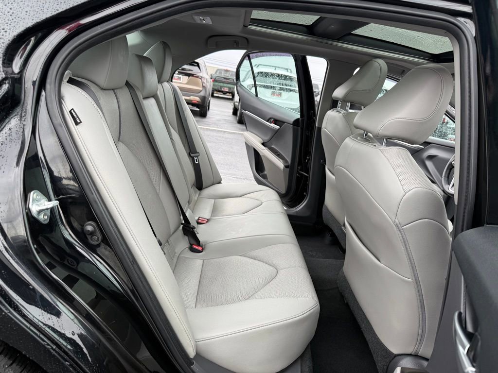 Used 2021 Toyota Camry XLE w/ Navigation Package image 21