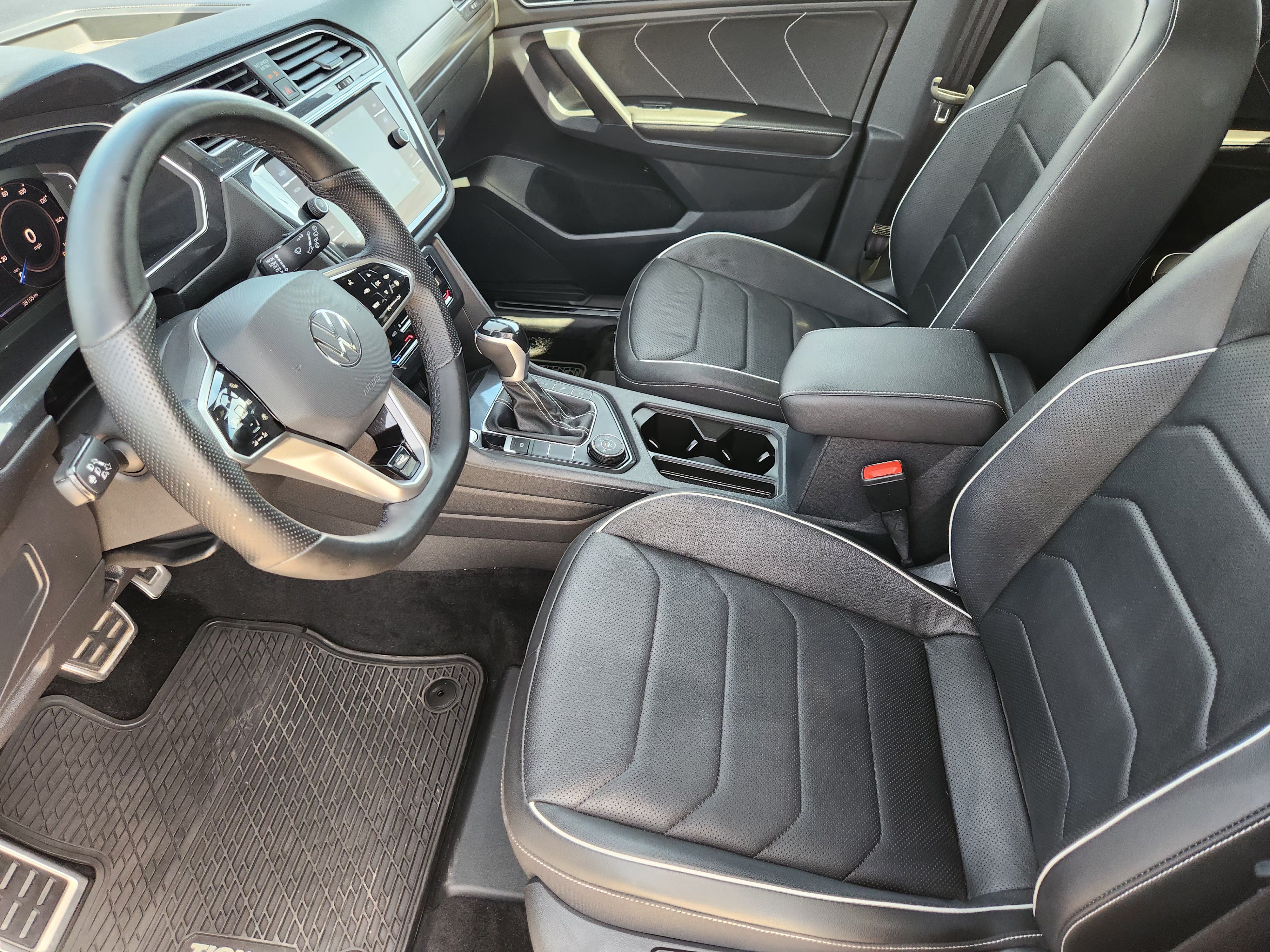 Used 2023 Volkswagen Tiguan SEL R-Line AWD/4WD image 13