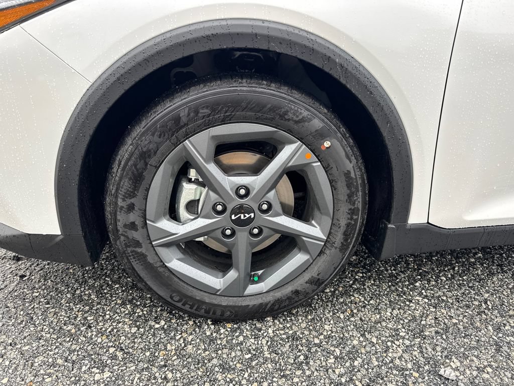 New 2025 Kia K4 FWD image 9