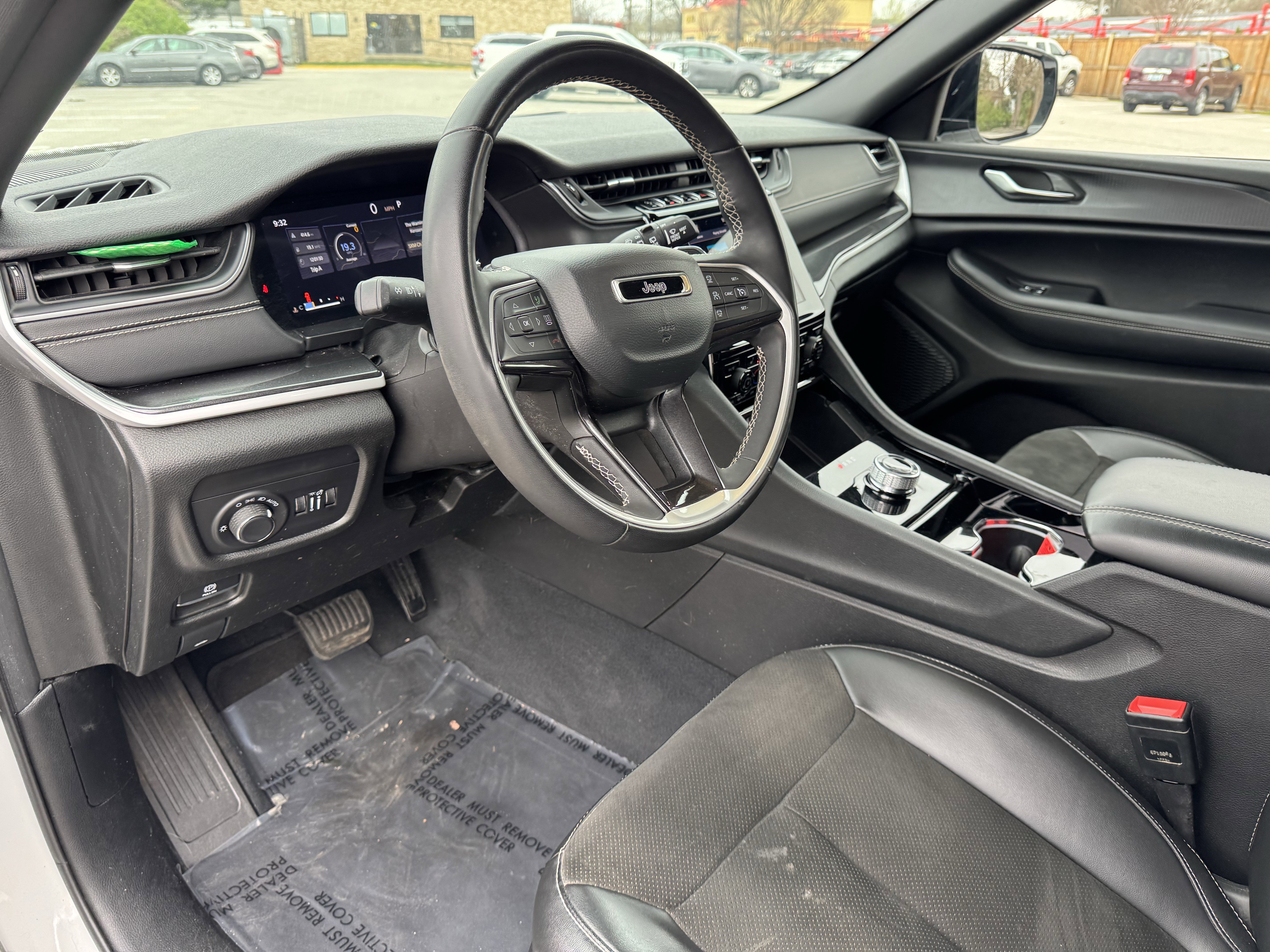 Used 2023 Jeep Grand Cherokee Altitude image 27